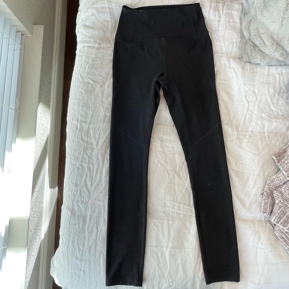 Outdoor Voices warmup ⅞ legging